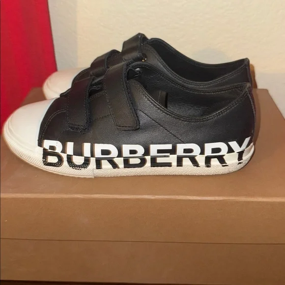 Burberry Kids 34 Unisex Mini Larkhall Low Top Sneaker Black and White. - Picture 4 of 11